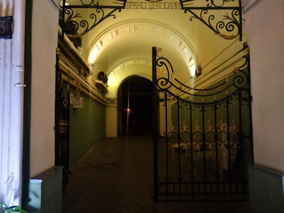 Затишні Апартаменти, Вулиця Дерибасівська, 13 Oldenburg Bagian luar foto
